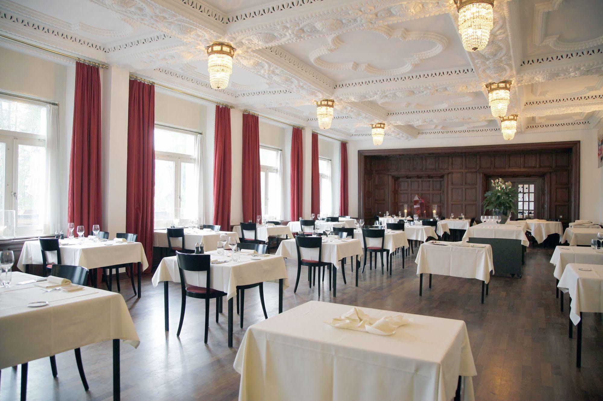 Hotel Castell 추오츠 외부 사진