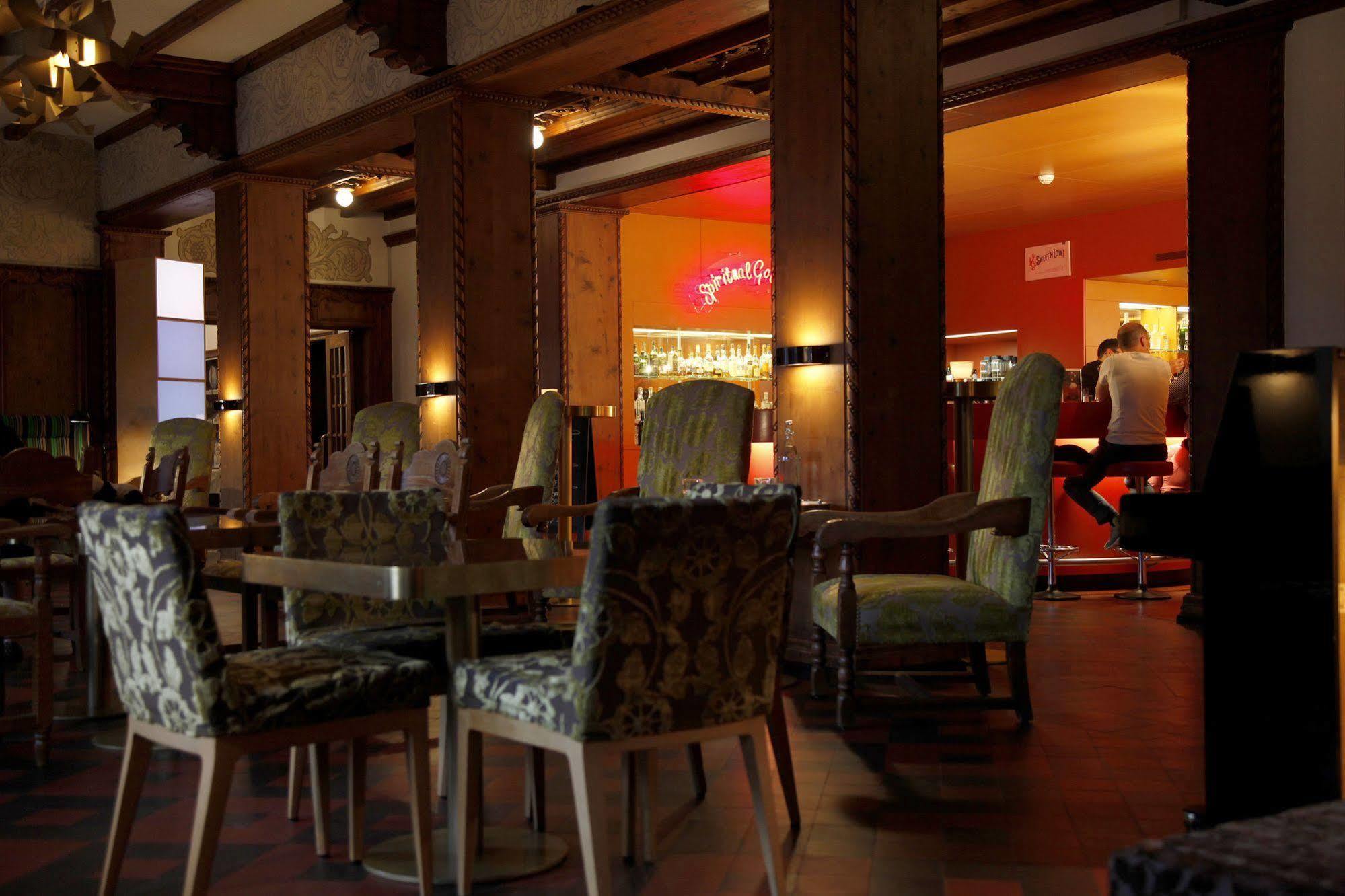 Hotel Castell 추오츠 외부 사진